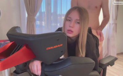 Sürpriz Koltuğu O Kadar Beğendi Ki Kendini Bıraktı
